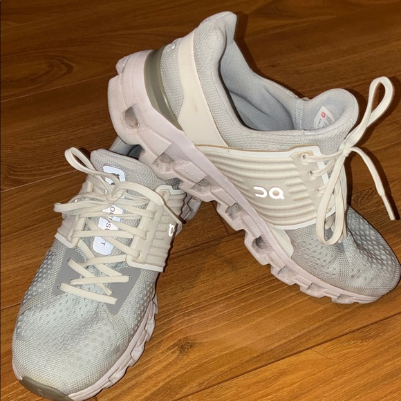 On Clouds Shoes - Women's Athletic Shoes in Light Gray